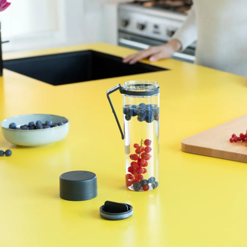 Brabantia Make & Take Waterfles met Fruitfilter 0,5 L - Dark Grey