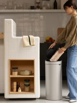 Brabantia Touch Bin Prullenbak Soft Grey 30 liter Outlet