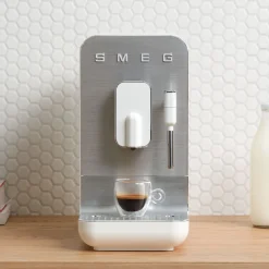 Smeg Espressomachine BCC12WHMEU Mat wit Outlet