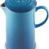 Koffiepot Le Creuset met Pers Marseilleblauw 22 cm