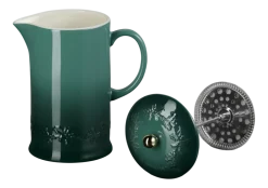 Le Creuset Koffiepot met Pers Winter Holly Collection Artichaut 22 cm