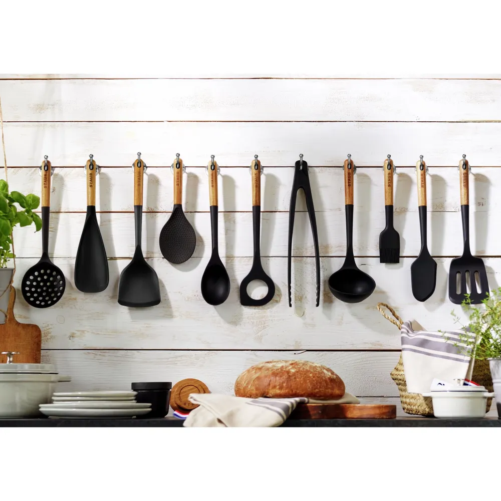 Staub Schuimspaan 31 cm Best