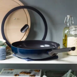 Stoofpan BK Enjoy Met Keramische Antikleeflaag Met Deksel 28 cm
