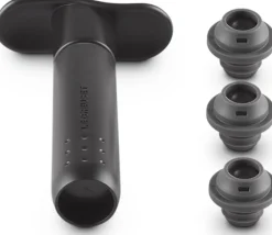 Wijnpomp Le Creuset WA-137 + 3 Stoppen Zwart
